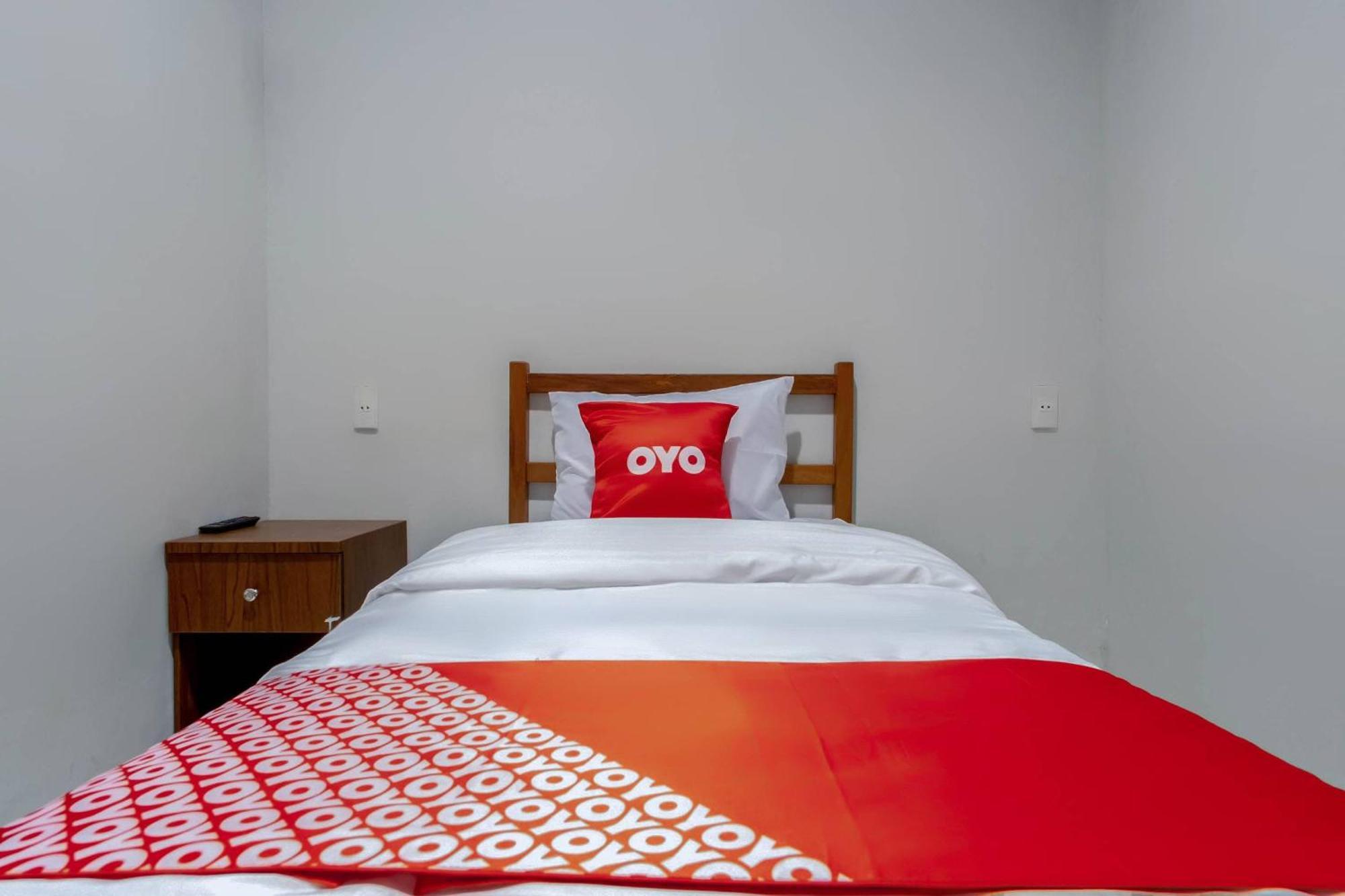 Super Oyo 2345 Homestay Jaya Medan Exterior foto